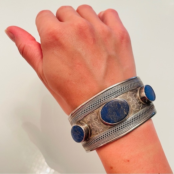 Vintage Lapis Lazuli Large Bali Design Filigree Cuff Bracelet in Sterlin… - Picture 8 of 10